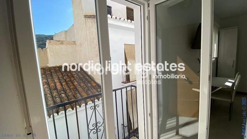 Townhouse with 3 renovated studios in Torrox