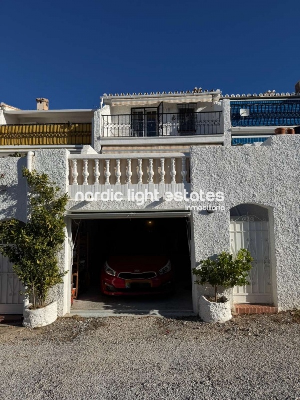 Charming townhouse with garage and lot´s of outside space