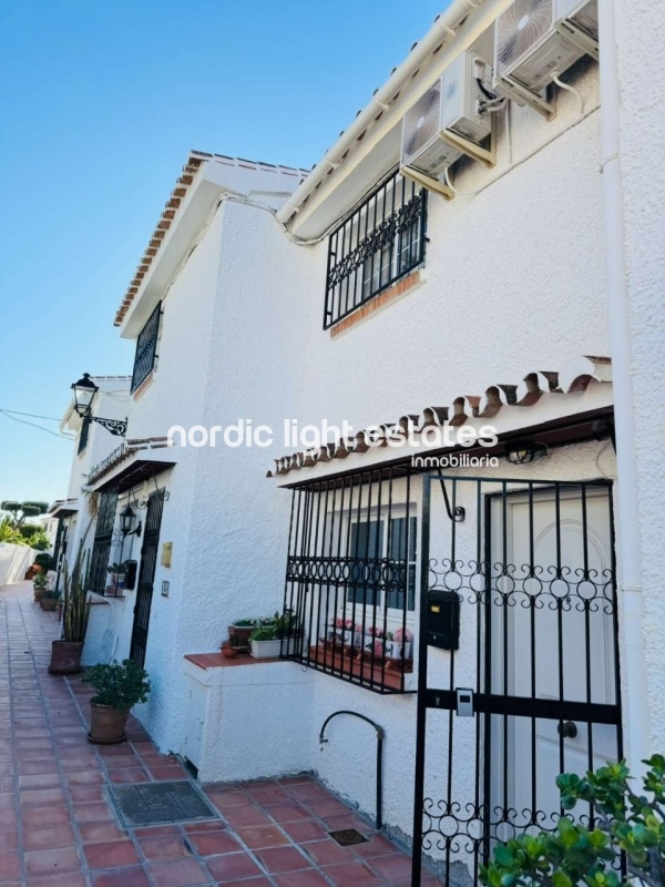 Charming townhouse with garage and lot´s of outside space