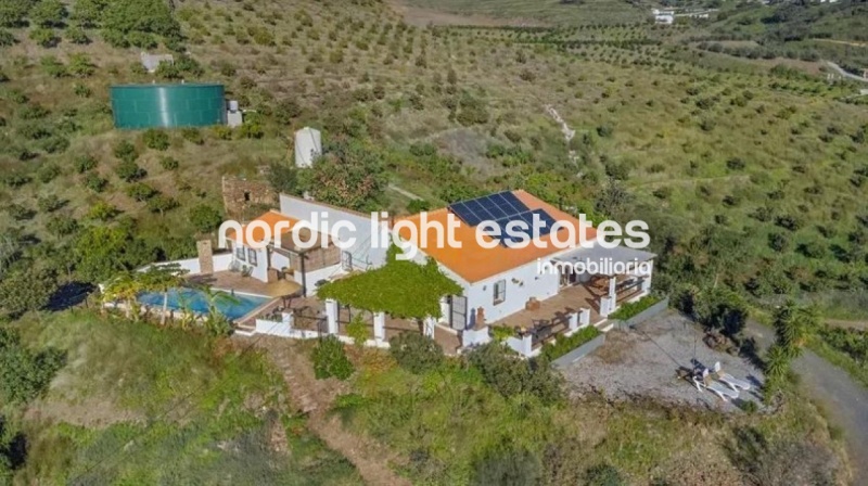 Extraordinary villa very special in Benamargosa