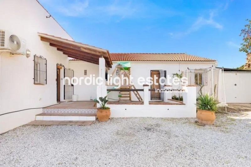 Extraordinary villa very special in Benamargosa