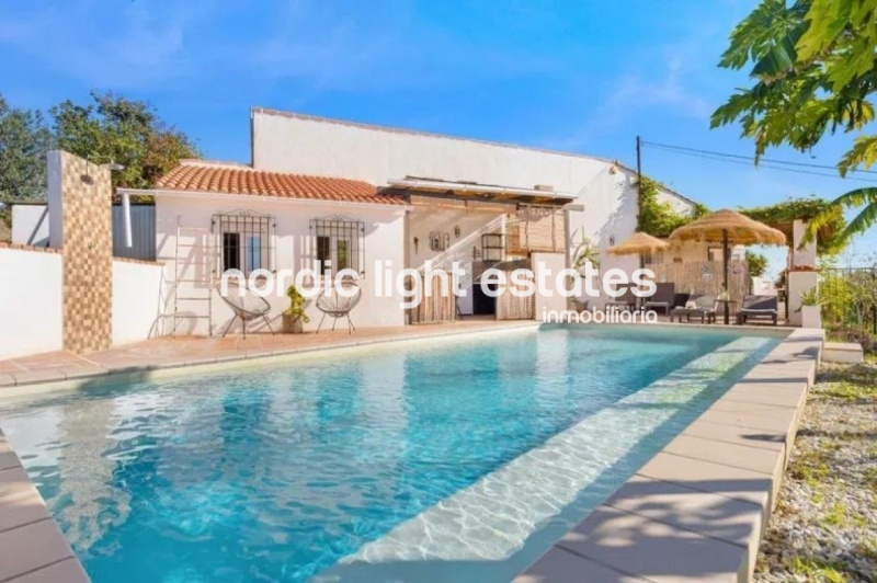 Similar properties Extraordinary villa very special in Benamargosa