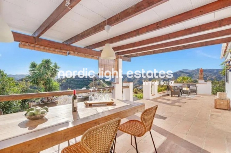 Similar properties Extraordinary villa very special in Benamargosa