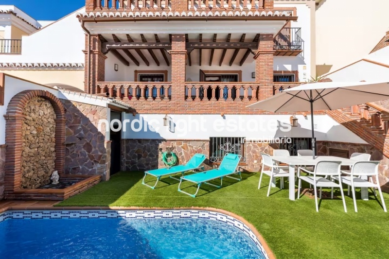 For winter rental 2025/26. Quiet apartment with private swimming pool in Nerja