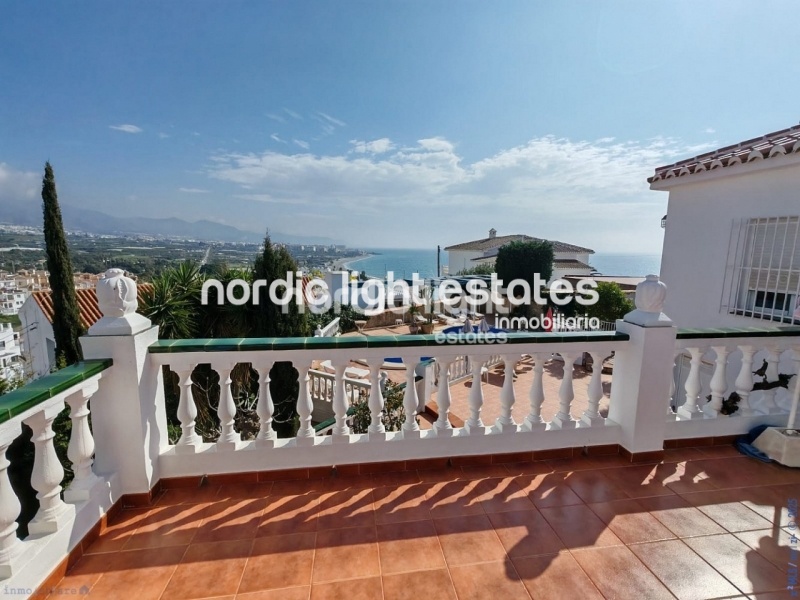 Stunning villa 5 beds in Nerja. Possibility of expanding up to an additional 250 sqm 