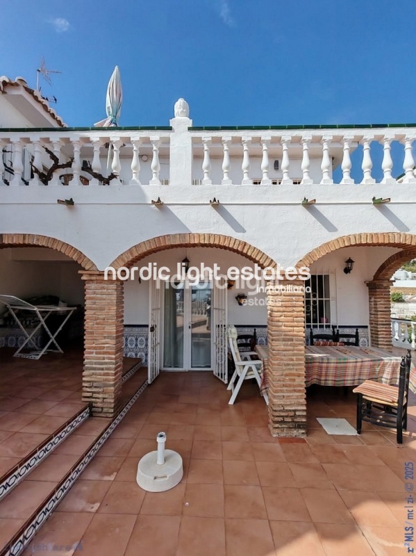 Stunning villa 5 beds in Nerja. Possibility of expanding up to an additional 250 sqm 