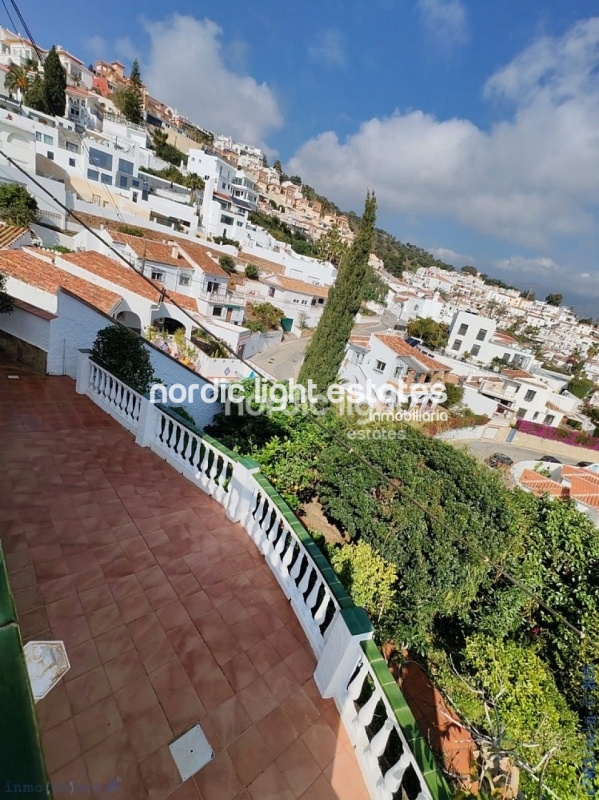 Similar properties Stunning villa 5 beds in Nerja. Possibility of expanding up to an additional 250 sqm 